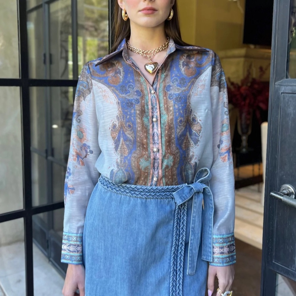 Elegant Paisley Print Blouse - Picture 5 of 12